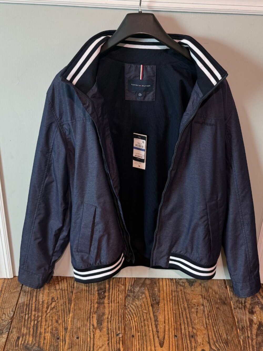 NWT Tommy Hilfiger The Regatta Jacket Men's Size XL with Hood Waterproof NEW